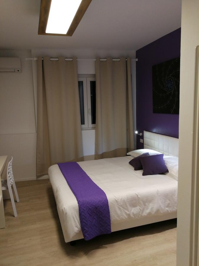 Bed & Breakfast Color 3*