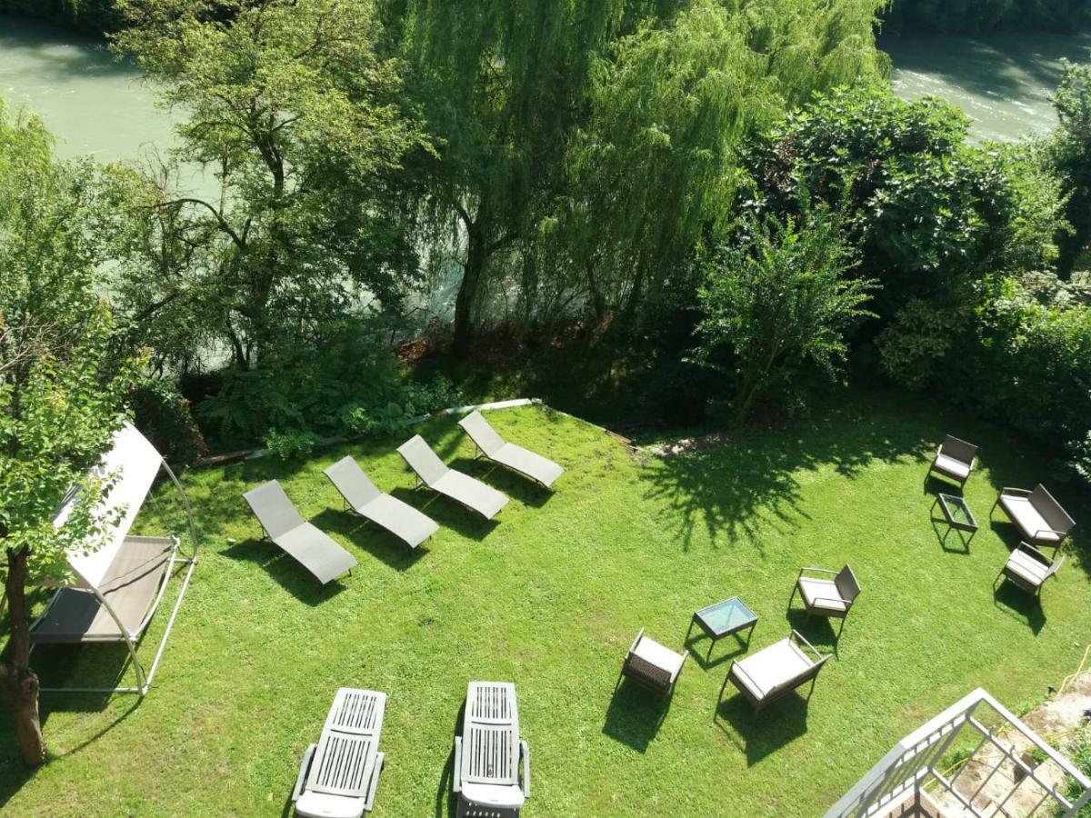 Bed & Breakfast Color 3*